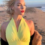 Sisse Marie Instagram - Be the light… You can’t fight darkness with darkness. ☀️ 📸 @kaspervejloe #light #darkness #shinebright #keepthevibehigh #oldhollywood #sunset