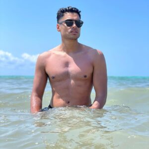 Siva Kaneswaran Instagram - Mexico. Te amo 🥰 

#siva #thewanted #performer #teamo #mexico #holiday #vacation #sunburn