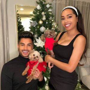 Siva Kaneswaran Instagram - May the magic of the season fill your hearts with joy and warmth. Wishing you all a Merry Christmas filled with love, laughter, and cherished moments. 🎄✨

From Siva, Nareesha, Mylo and Lola 🐾 

#siva #nareesha #MerryChristmas #HappyHolidays #seasonsgreetings #toypoodle #poodlelove