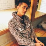 Sky Li Instagram - 明天放假 可以睡到自然醒了 #關閉所有鬧鐘😤 #把窗簾拉上不讓陽光照進來