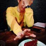 Sky Li Instagram - 不吃不吃 再吃會變豬 #心裡的痛你懂