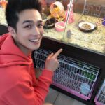 Sky Li Instagram - 牠好像想跟我回家😃😃😃😃