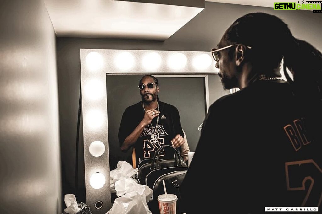 Snoop Dogg Instagram - Me 1st 💙🙏🏽👍🏿