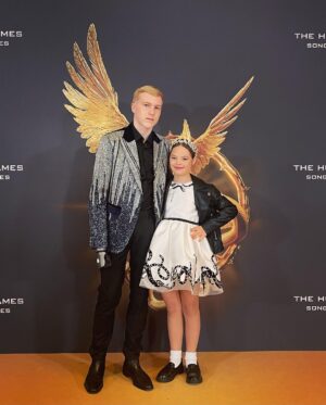 Sofia Sanchez Instagram - London World Premiere of @thehungergames The Ballad of Songbirds & Snakes in theaters November 17th. 

Custom “Wovey” Dress & Crown by @dolorispetunia 
Hair by @ayami_okano__ 
Makeup by @laisumfung