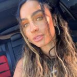 Sommer Ray Instagram – going to country thunder instead of coachella was the best decision i’ve ever made. if you know me you know country music owns my heart 💛💛💛⚡️ my roooots