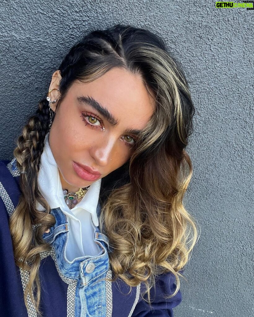 Sommer Ray Instagram - 🩵 💙