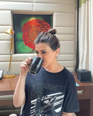 Sonali Bendre Instagram - Another day, another cup, and a lot of comfort. 🥰☕
