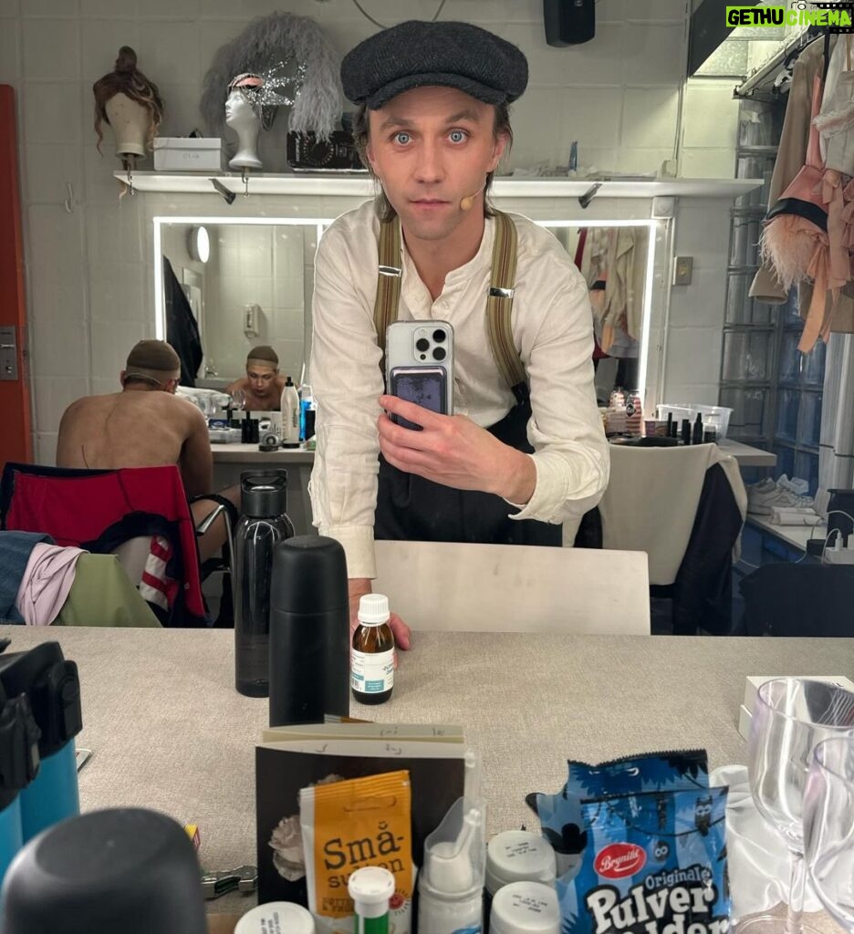 Sondre Lerche Instagram - The three stages of Christian 🧖‍♂️ Shows 24 and 25 today💋 #moulinrougemusical #costumedrama #makeuptutorial #myskincareroutine Chateau Neuf - Det Norske Studentersamfund