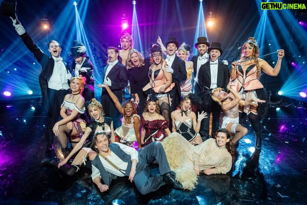 Sondre Lerche Instagram - Vi besøker @annelindmo på NRK1 i kveld (og på NRK.no når som helst!) med hele Moulin Rouge ensemblet 🎭 takk for dansen og praten! #nrklindmo 21 nye forestillinger er lagt ut i januar og februar 💫 NRK Marienlyst
