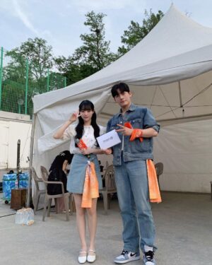 Song Ye-bin Instagram - <2023 동국대학교 백상대동제 : 다시 봄>

제가 다니는 학교 동국대학교의 축제 MC를 맡게 되어 너무나 영광이었습니다🧡

너무나 떨렸지만 함께 호응해주신 여러분 덕분에 첫 MC 무사히 마쳤습니다 감사합니다 🧡

어제 동국대까지 찾아와주신 팬분들, 함께 MC본 택현이도 모두모두 고맙습니당 🙌🏻

#동국대 최고!!!!!🐘🧡