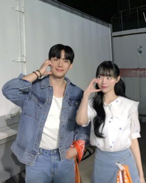 Song Ye-bin Instagram - <2023 동국대학교 백상대동제 : 다시 봄>

제가 다니는 학교 동국대학교의 축제 MC를 맡게 되어 너무나 영광이었습니다🧡

너무나 떨렸지만 함께 호응해주신 여러분 덕분에 첫 MC 무사히 마쳤습니다 감사합니다 🧡

어제 동국대까지 찾아와주신 팬분들, 함께 MC본 택현이도 모두모두 고맙습니당 🙌🏻

#동국대 최고!!!!!🐘🧡