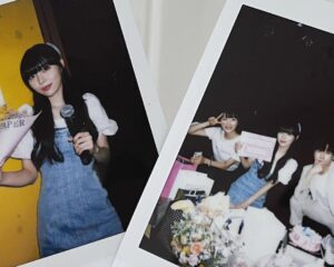 Song Ye-bin Instagram - 2022.08.20 PM2/PM5

<송예빈 첫 번째 팬미팅 : 우리라는 이야기의 첫 페이지>

-

첫 단독 팬미팅, 잊지 못할 소중한 기억들이 담뿍 담긴 첫 페이지를 완성시켜주신 여러분들께 정말 감사드려요 ◡̈

여러분들을 처음으로 마주하기까지의 하루하루를 보내면서 진심으로 행복했고, 우리가 직접 눈 마주치며 대화할 수 있었던 어제의 첫 팬미팅은 지난날들의 모든 힘들었던 기억들이 생각나지 않을 만큼 더할 나위 없이 행복했습니다.

앞으로의 두번째,세번째 ⋯
'우리'라는 이야기를 지금처럼 계속 같이 써 내려갈 수 있었으면 좋겠어요!

소중한 추억 만들어주신 여러분들께 정말 감사드립니다!❤