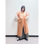 Sora Tamaki Instagram - 💰 カネオくんご覧いただきありがとうございました！ 今回は看板についてでした！ 昔ながらの看板からハイテク看板まで、いろんな看板が紹介されましたが、 私は特に職人さんの手書きの看板にびっくりしました！ 街の中の看板に注目しながらお散歩したいなと思いました。 チュールプリーツワンピース @rrr_tokyo シャツ、スカート @raycassin_ #有吉のお金発見突撃カネオくん #田牧そら