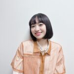 Sora Tamaki Instagram - 💰 カネオくんご覧いただきありがとうございました！ 今回は看板についてでした！ 昔ながらの看板からハイテク看板まで、いろんな看板が紹介されましたが、 私は特に職人さんの手書きの看板にびっくりしました！ 街の中の看板に注目しながらお散歩したいなと思いました。 チュールプリーツワンピース @rrr_tokyo シャツ、スカート @raycassin_ #有吉のお金発見突撃カネオくん #田牧そら