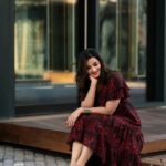 Sowmya Menon Instagram - Be so aligned,not even Mercury Retrograde can phase you!❤️❤️ 📷@poshbe.ae 💄@alsaa_beauty 👗@amazebyashiyajesel #skr #shootdiaries #xmastime
