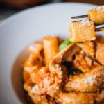 Stefano Faita Instagram – Ça y est, le chauffage est parti! C’est le temps des recettes pleines de chaleur et d’amour❤️‍🔥, comme mes mezzi rigatoni au ragù de pilons de poulet. Lien vers la recette dans la bio!

.

That’s it, we officially turned on the heating! Time for comforting recipes full or warmth and love ❤️‍🔥, like this mezzi rigatoni and chicken ragù. Click the link in our bio for the full recipe!

#stefanofaita #pasta #food #italianfood #rigatonipasta #italiancooking