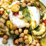 Stefano Faita Instagram - Zucchini, pois chiches et burrata 🤌 Trouvez la recette dans le lien dans ma bio 🔗 - Zucchini, chickpeas and burrata 🤌 Find the recipe in the link in bio 🔗 #stefanofaita #zucchini #yummysalad