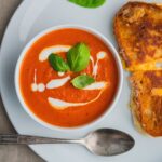 Stefano Faita Instagram - Grilled cheese et crème de tomates. Ça vous rappelle des souvenirs? . Grilled cheese & creamy tomato soup. Brings back memories, right?!