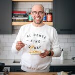 Stefano Faita Instagram - Si vous étiez un plat de pâtes, ça serait quoi? If you were a pasta dish, what would you be? #nationalpastaday #pastaday #pasta #pastalovers #stefanofaita #pastalove #pastalavistababy