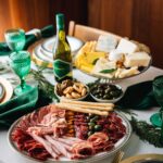 Stefano Faita Instagram - Le plan pour l’Action de grâce? Une grande tablée comme on les aime. De la convivialité, des charcuteries, du vin, de la famille, des amis… c’est tout ce qu’il nous faut. Salute! Our Plan for Thanksgiving? A big table, just how we like them. Good vibes, cold cuts, wine, family & friends… That’s all we need. Salute! #stefano #stefanofaita #thanksgiving #actiondegrâces #convivialité #charcuteries