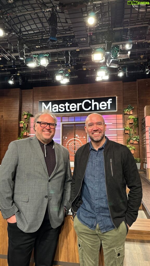 Stefano Faita Instagram - Un 360 du studio de @masterchef_qc 👀 @masterchef_qc, the studio. #comingsoon #masterchef #masterchefquebec