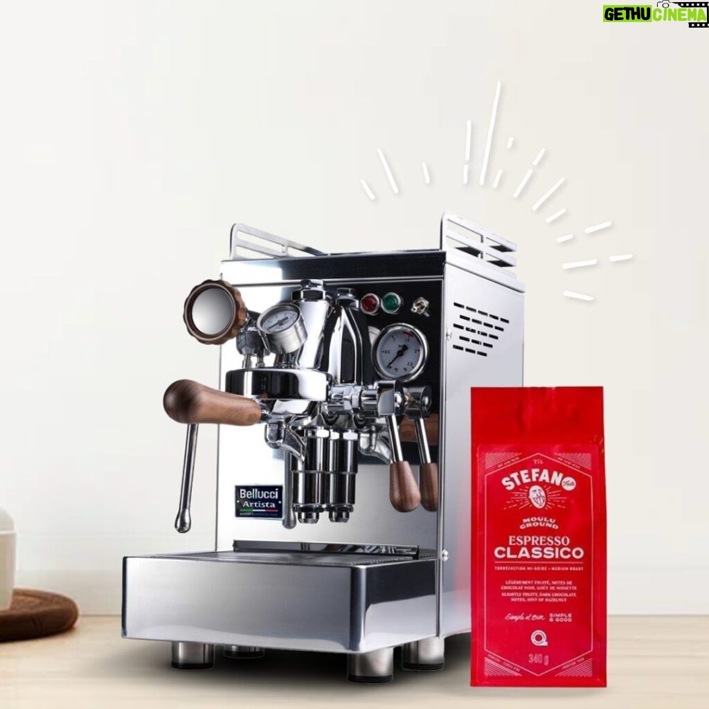 Stefano Faita Instagram - ✨Concours Stefano sous le🎄✨ Vous pourriez gagner un des 4 prix assez extraordinaires, dont l'ensemble «j’aime le café»: machine à espresso Bellucci Artista en inox, séance de formation Espresso 101 à l’Institut national du barista, chez Barista Microtorréfacteur, sac d’espresso classico Stefano et 2 tasses à café Stefano.☕ Suivez @sfaita Aimez cette publication Rendez-vous sur le lien dans notre bio pour vous inscrire . ✨Stefano Under the 🎄Contest✨ You could win one of 4 pretty amazing prizes, including the “I love coffee” set: a stainless steel Bellucci Artista espresso machine, an Espresso 101 training session at the Institut national du barista (organized by Barista Microtorréfacteur), a Stefano Espresso classico bag, and 2 Stefano coffee cups.☕ Follow @sfaita Like this post Head on to the link in our profile to register Lien dans la bio pour les détails | Link in bio for the details #noel #stefanofaita #concoursdenoel #christmasgiveaway