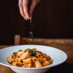 Stefano Faita Instagram – Ça y est, le chauffage est parti! C’est le temps des recettes pleines de chaleur et d’amour❤️‍🔥, comme mes mezzi rigatoni au ragù de pilons de poulet. Lien vers la recette dans la bio!

.

That’s it, we officially turned on the heating! Time for comforting recipes full or warmth and love ❤️‍🔥, like this mezzi rigatoni and chicken ragù. Click the link in our bio for the full recipe!

#stefanofaita #pasta #food #italianfood #rigatonipasta #italiancooking