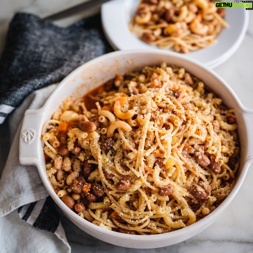 Stefano Faita Instagram - Les légumineuses ont fait du chemin depuis les bines de votre grand-mère! Besoin d’inspiration pour les intégrer à vos repas de semaine? Cliquez sur le lien dans la bio pour des idées-recettes 🔗 Beans have come a long way since your grandmother’s time! Need some inspiration for incorporating them into your weekday meals? Click on the link in bio for recipes 🔗