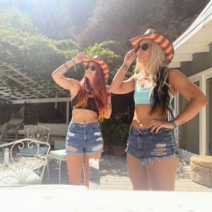 Steffanie Newell Instagram - We wanna be a cowboy, baby🐎