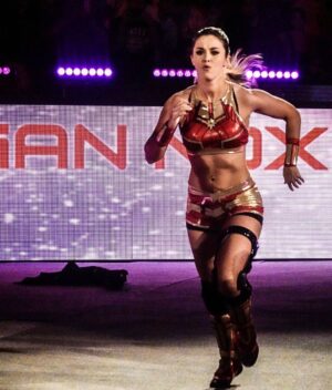 Steffanie Newell Instagram - Them: “Do you want to pet my dog?”
Me:..... #FasterStrongerShinier #LadyKane 📸 - @kimberlasskick