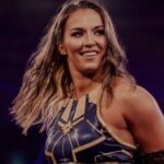 Steffanie Newell Instagram - My face knowing I’m gonna whack people in 2020! #FasterStrongerShinier #LadyKane ✨⚡️