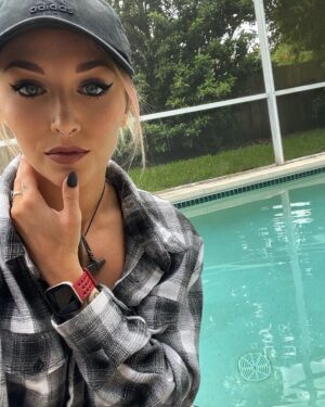 Steffanie Newell Instagram - ⏳