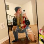 Steffanie Newell Instagram - I’m worse at what I do best.