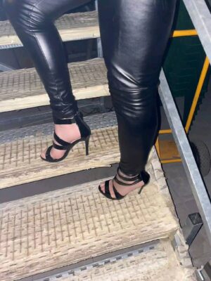 Stephanie Instagram - Black high heels 👠 
Get Ready