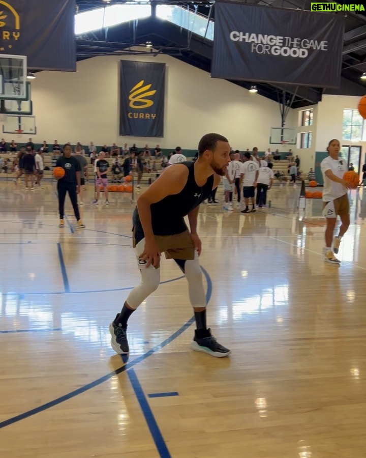 Stephen Curry Instagram - Day 2 of #CurryCamp…energy was unreal every session. Appreciate every player working hard, competing and making your presence felt. You know we had to gift our MVP’s & leadership winners something special @currybrand. Future is bright ⭐️