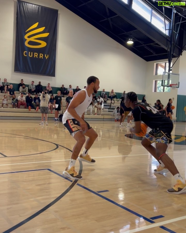 Stephen Curry Instagram - #CurryCamp is BACK! An honor welcoming the best young talent in the game to The Bay this weekend w/ @currybrand. Day 1 in the 📚 and we got even more coming… stay tuned 👀