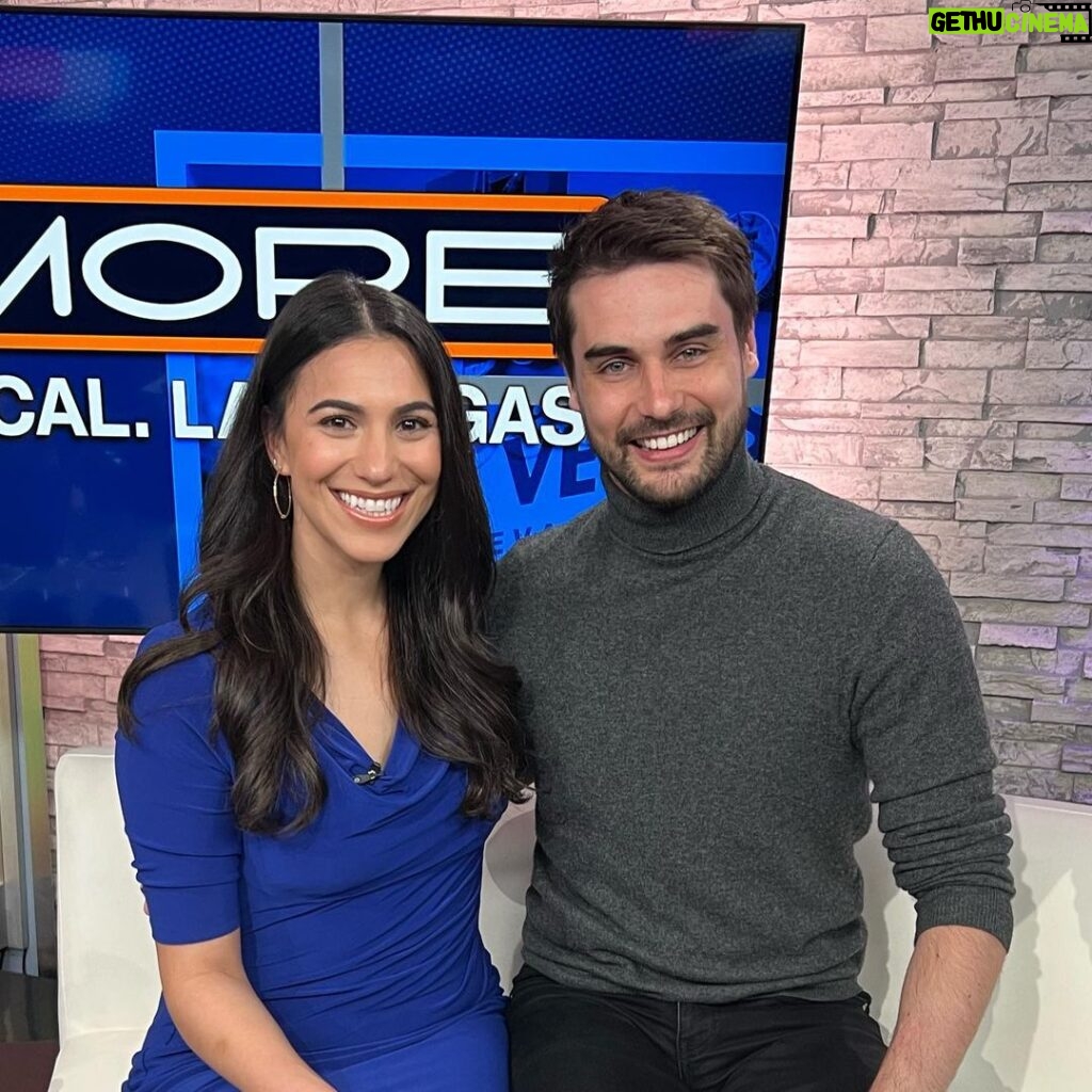 Stephen Manas Instagram - Great way to start the day ! Beautiful moment hosted by @alyssadeitsch Thanks to @fox5vegas for receiving me ☺️🙏 Stay connected for Ted Lasso's sequel :) . . . #tedlasso #interview #tv Las Vegas, Nevada