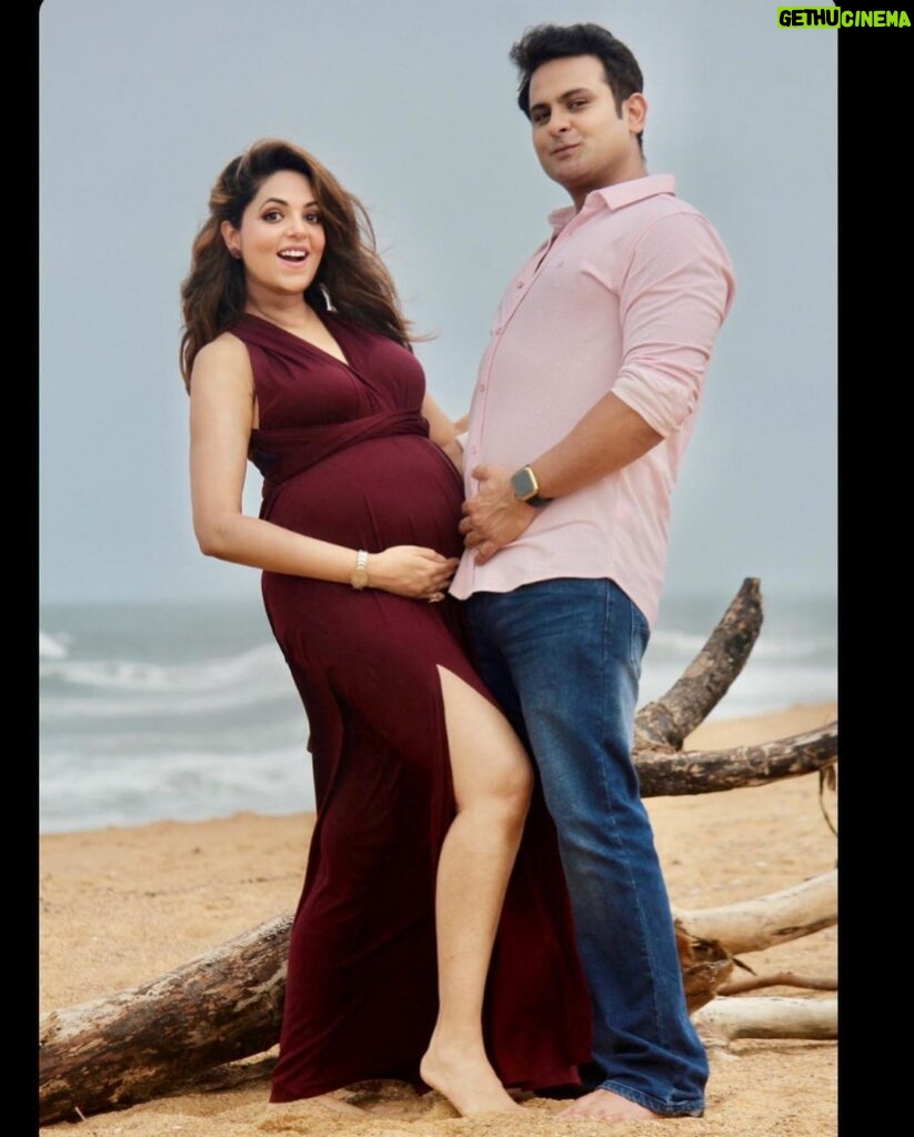 Sugandha Mishra Instagram - 🫶The Best Is Yet To Come...Cant Wait To Meet Our New Addition🥳 kindly keep ur Love & Blessings on🙏🏻 ♾🧿😍 . . #swipeleft #babyontheway #blessed #love #sugandhamishra #drsanketbhosale #wearepregnant