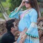 Sugandha Mishra Instagram - sun,☀️sand,🏝️and our future ♾️ in our hands.. #babymoon #swipeleft . . #babybumps #vibe #chill #parentstobe #sugandhamishra #drsanketbhosale #goa #goabeach #beach #love
