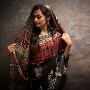 Suhani Dhanki Instagram - In honour of one of the finest photographers I have had the honour of working with, @simonphoto who paints a magical story with every photo he takes #worldphotographyday