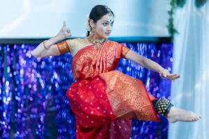 Suhani Dhanki Instagram - Devi ❤️
.
.
.
Photos from a performance on Devi and the power of a women for BPC Indian Community in Bournemouth @znmd19

Saree gifted to me by my favourite @bhavnnashah ❤️