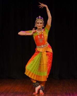 Suhani Dhanki Instagram - With the blessings of my Guru Dr. Sandhya Purecha ji and the unwavering support of Bhavnna Tai, I presented my first solo Bharatanatyam recital this season as a part of Ojas Festival in Bengaluru.

Thank you to Ratheesh Babu ji and Poornima Ashok ji for this wonderful opportunity. 

I cannot put into words the deep gratitude I feel towards my beloved Guruji for finding time from her extremely busy schedule to teach, guide and nurture me. The joys of just being in hers and Bhavna Tai's midst is inexplicable ❤️🙏

Photo credit: Gaurav Sahu

#bharatanatyam #indianclassicaldance