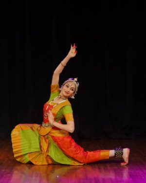 Suhani Dhanki Instagram - With the blessings of my Guru Dr. Sandhya Purecha ji and the unwavering support of Bhavnna Tai, I presented my first solo Bharatanatyam recital this season as a part of Ojas Festival in Bengaluru.

Thank you to Ratheesh Babu ji and Poornima Ashok ji for this wonderful opportunity. 

I cannot put into words the deep gratitude I feel towards my beloved Guruji for finding time from her extremely busy schedule to teach, guide and nurture me. The joys of just being in hers and Bhavna Tai's midst is inexplicable ❤️🙏

Photo credit: Gaurav Sahu

#bharatanatyam #indianclassicaldance