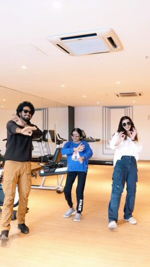 Suma Kanakala Instagram - #Bubblegum Running Successfully In Theatres...💥💥💥 

Watch now! Book your tickets here👇🏻
https://linktr.ee/bubblegumtickets

#Bubblegumtrailer #Bubblegummovie #Bubblegumreview #Bubblegumsongs