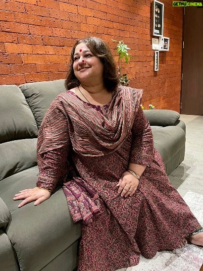 Supriya Shukla Instagram - एक शाम यूँही....और मैं 📷 @damiashukla ♥️ Salwar suit by @ahika.in Styled by @seam_stress_by_rajludhwani