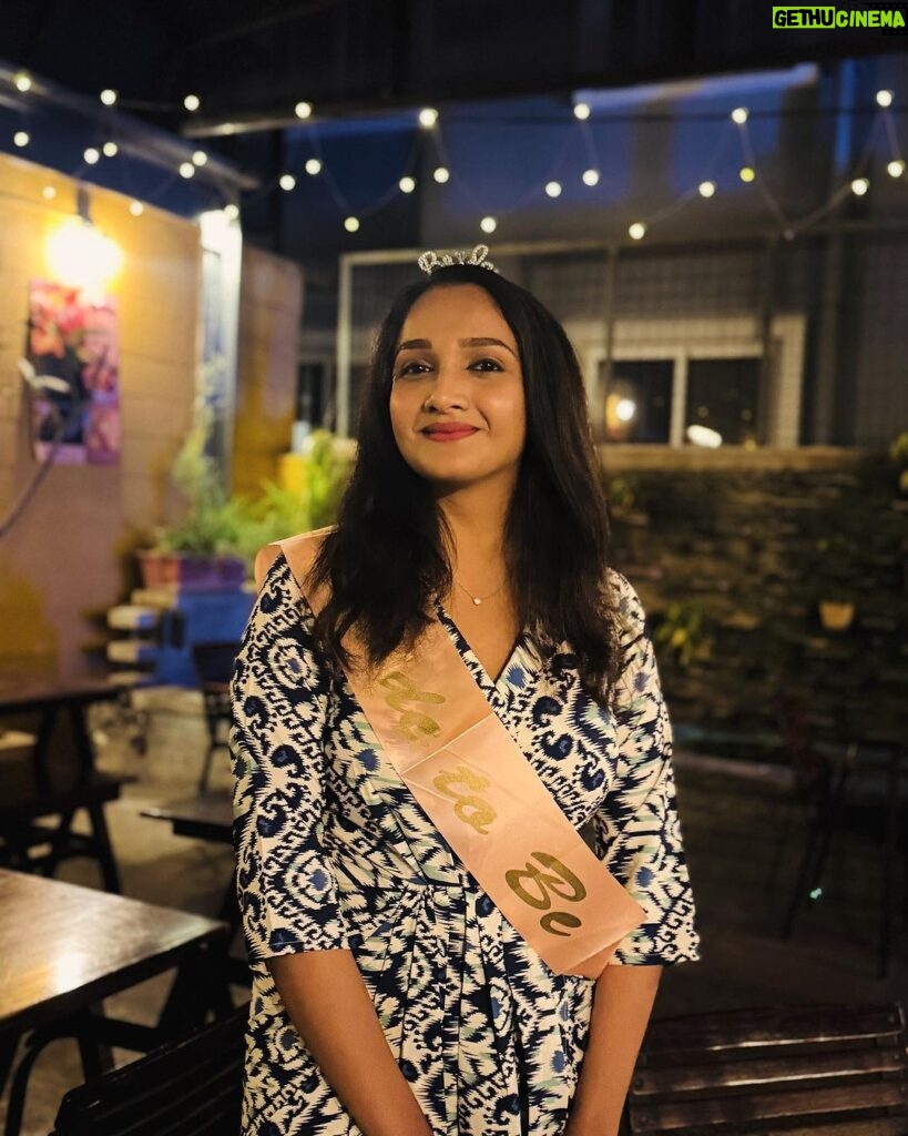 Surabhi Santosh Instagram - Always wanted to wear a sash but it was more like for a pageant than a bachelorette 🤓🤍 Also Thank you @pranavchandranofficial for this pretty outfit ✨🤍 #sothisisit #byebyesinglelife #spinsternomore #bachelorettedinner