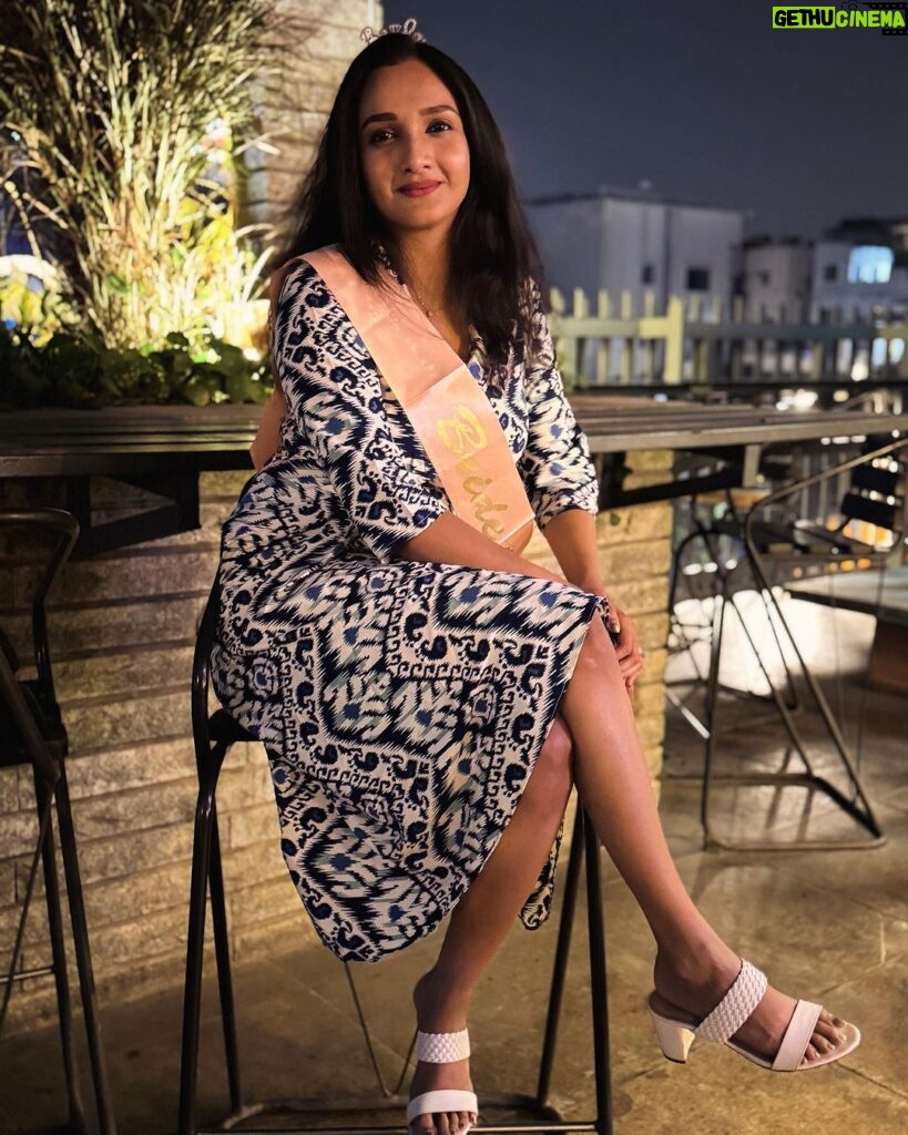 Surabhi Santosh Instagram - Always wanted to wear a sash but it was more like for a pageant than a bachelorette 🤓🤍 Also Thank you @pranavchandranofficial for this pretty outfit ✨🤍 #sothisisit #byebyesinglelife #spinsternomore #bachelorettedinner