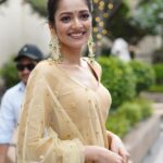 Susmita Chatterjee Instagram - Smile, because today you are a lot stronger than you were yesterday… Wearing @fashiondoctor_official Makeup & Hair @kajuguhaofficial