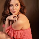 Suzanna Mukherjee Instagram - Perception of what's beautiful has unfortunately nothing to do with beauty 💓 📸 @amitkhannaphotography Makeup/hair @makeupbyanshu #suzannamukherjee #amitkhannaphotography #beatyperception #love #neverinpink #photomusings #photography #artistsoninstagram