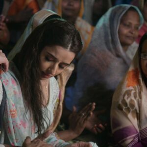 Suzanna Mukherjee Instagram - " Khara re "

Thank-you @sumit.saxena.35912 @maneeshbhattofficial and @raghavandarjun for giving me this moment ❤️

📸 @deepikapathakofficial

#Kaalkoot #kaalkootonjiocinema #suzannamukherjee #behindthescenes #kharare